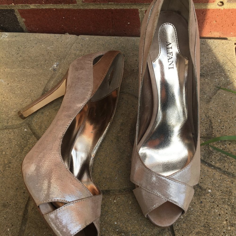 Alfani Heels - Picture 1 of 6
